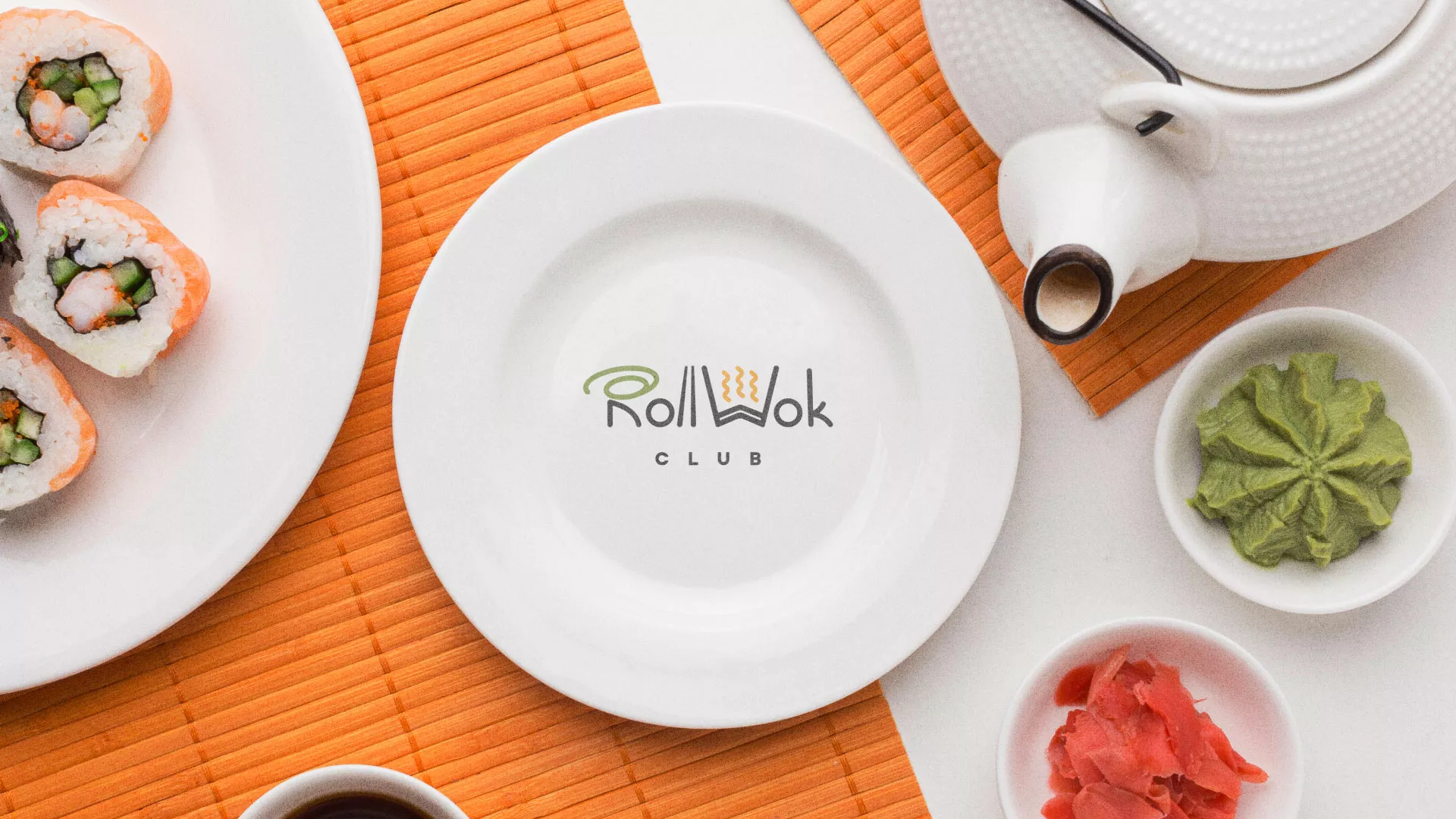 Разработка логотипа и фирменного стиля суши-бара «Roll Wok Club» в Боброве